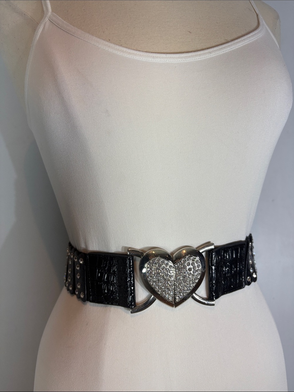 Vintage Y2K Rhinestone Heart Stretch Belt Black Patent Leather M/L